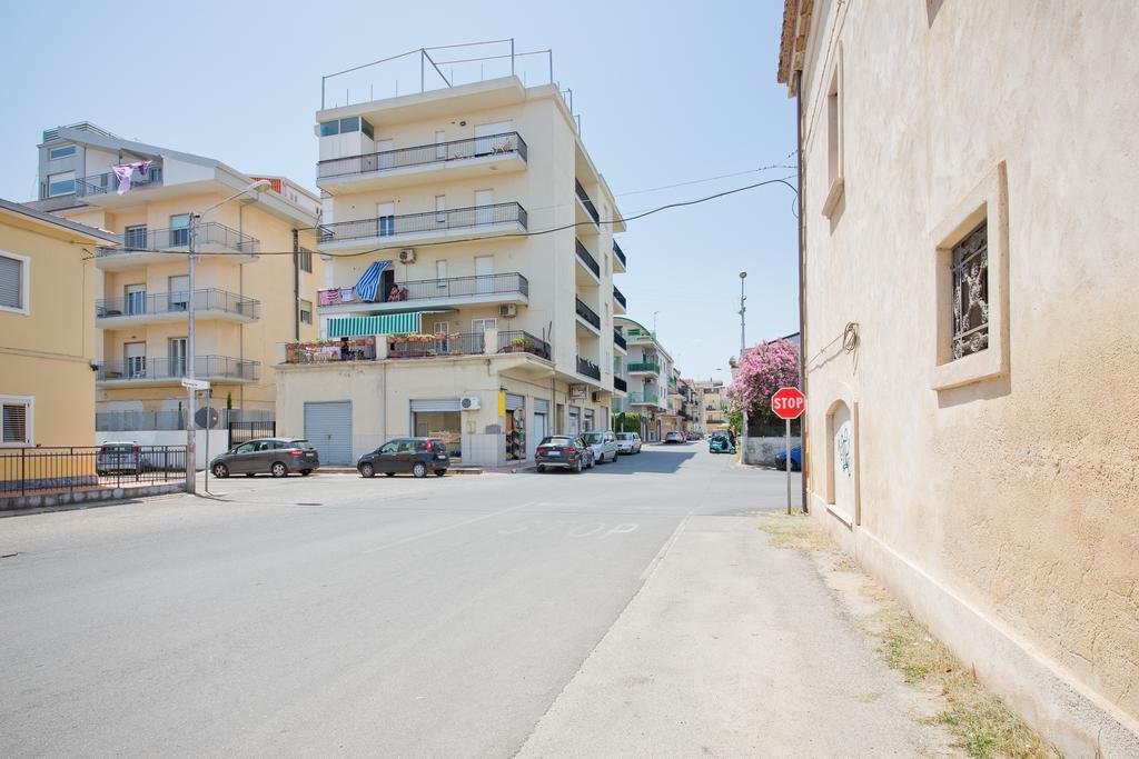 B&B Il Quadrato Marina di Schiavonea Bagian luar foto