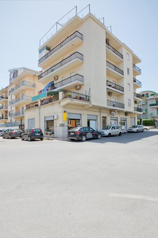 B&B Il Quadrato Marina di Schiavonea Bagian luar foto